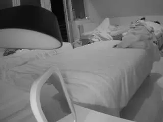 Camsoda Free Porn Cam of voyeurcam-julmodels-bed-2