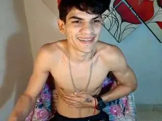Camsoda Live Sex of andyloverhuge