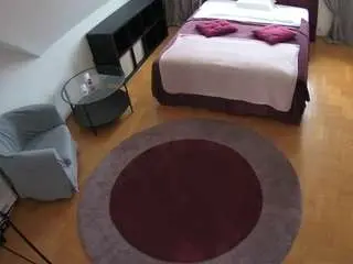 Camsoda Best Webcam of voyeurcam-julmodels-whitebed-1