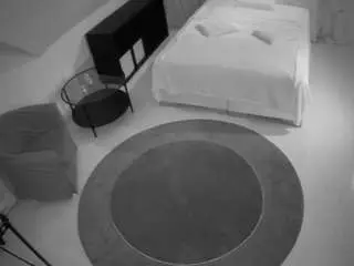 Camsoda Adult Webcams of voyeurcam-julmodels-whitebed-1