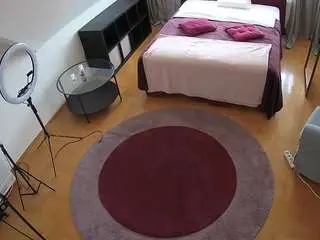 Camsoda Live Sex Cam of voyeurcam-julmodels-whitebed-1