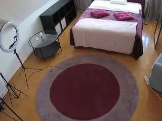 Camsoda Free Porn Cam of voyeurcam-julmodels-whitebed-1