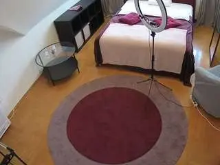 Camsoda Live Porn of voyeurcam-julmodels-whitebed-1