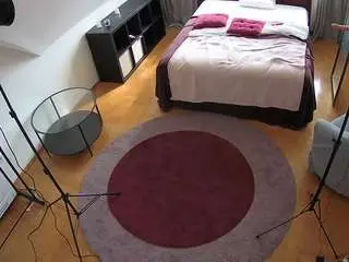 Camsoda Nude Webcam of voyeurcam-julmodels-whitebed-1