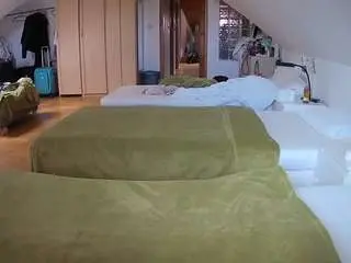 Camsoda Free Porn Cam of voyeurcam-julmodels-bed-3