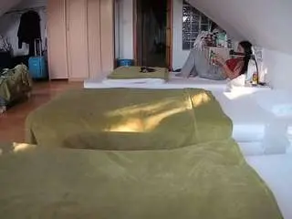 Camsoda Adult Webcams of voyeurcam-julmodels-bed-3