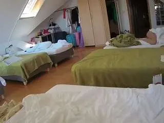 Camsoda Watch Live Sex Cams of voyeurcam-julmodels-bed-3