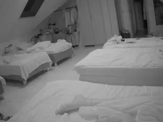 Camsoda Sex Cam of voyeurcam-julmodels-bed-3