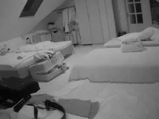 Camsoda Sex Chat of voyeurcam-julmodels-bed-3