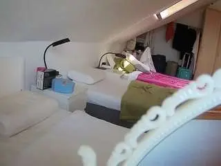 Camsoda Sex Cam of voyeurcam-julmodels-bed-4