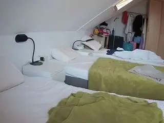Camsoda Watch Live Sex Cams of voyeurcam-julmodels-bed-4