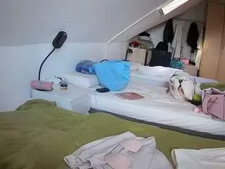 Camsoda Sex Cam of voyeurcam-julmodels-bed-4