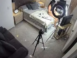Camsoda Nude Webcam of voyeurcam-casa-salsa-bedroom-11