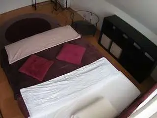Camsoda Private Sex Chat of voyeurcam-julmodels-whitebed-2