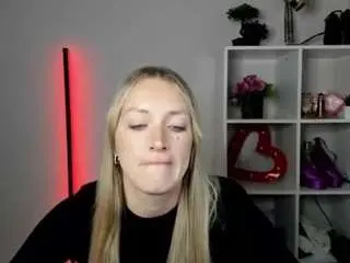 Camsoda Adult Webcams of evelynblond