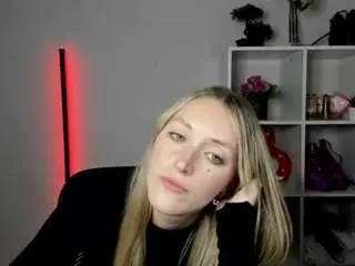 Camsoda Free Porn Cam of evelynblond