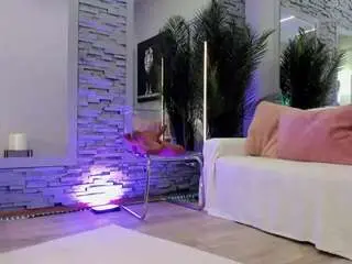 Camsoda Adult Video Chat of reina-cummingss