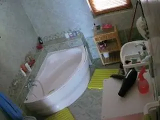 Camsoda Sex Cam of voyeurcam-julmodels-bath-1st-2