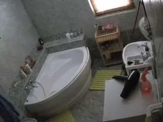 Camsoda Best Webcam of voyeurcam-julmodels-bath-1st-2
