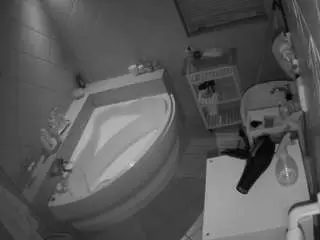Camsoda Private Sex Chat of voyeurcam-julmodels-bath-1st-2