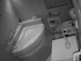 Camsoda Live Sex of voyeurcam-julmodels-bath-1st-2