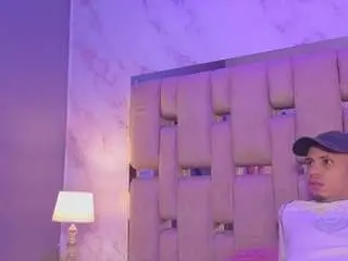 Camsoda Nude Webcam of romeoandjulietta