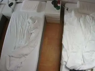 Camsoda Live Sex Cam of voyeurcam-julmodels-bed-5