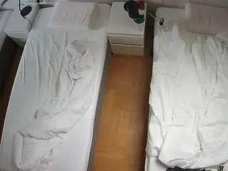 Camsoda Sex Cam of voyeurcam-julmodels-bed-5
