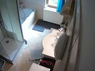 Camsoda Sex Cam of voyeurcam-julmodels-bath-2nd-2