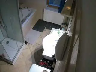 Camsoda Free Porn Cam of voyeurcam-julmodels-bath-2nd-2