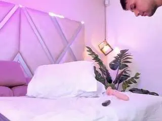 Camsoda Nude Webcam of clarentzbaileys