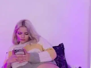 Camsoda Free Live Porn of aisha-engel1