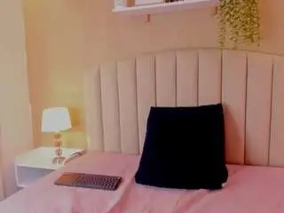 Camsoda Nude Webcam of mia-thompson-1