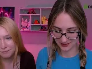 Camsoda Adult Webcam of playful-sophie