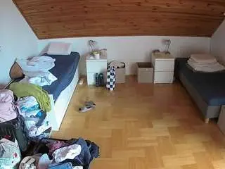 Camsoda Free Porn Cam of voyeurcam-julmodels-greybed-3