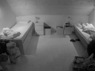 Camsoda Adult Webcams of voyeurcam-julmodels-greybed-3