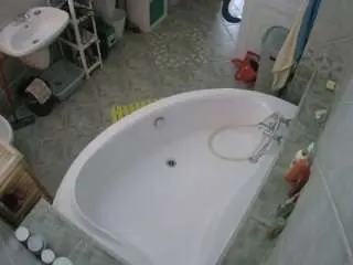 Camsoda Adult Video Chat of voyeurcam-julmodels-bath-1st-1