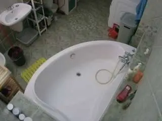 Camsoda Private Sex Chat of voyeurcam-julmodels-bath-1st-1