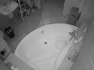Camsoda Live Sex of voyeurcam-julmodels-bath-1st-1