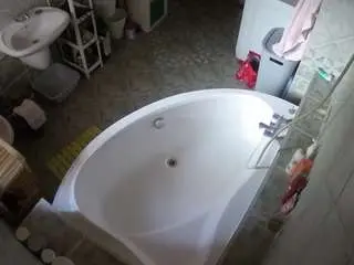 Camsoda Private Sex Chat of voyeurcam-julmodels-bath-1st-1