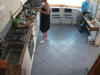 Camsoda Adult Webcams of voyeurcam-julmodels-kitchen-2