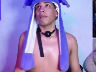 Camsoda Nude Webcam of santiago-thompson