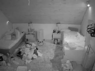 Camsoda Live Porn of voyeurcam-julmodels-whitebed-3