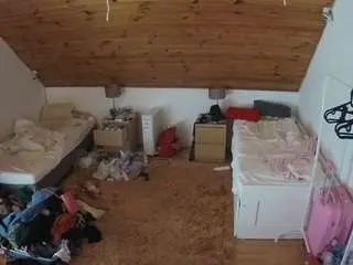 Camsoda Free Porn Cam of voyeurcam-julmodels-whitebed-3