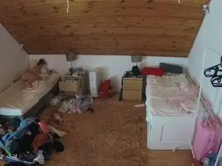 Camsoda Free Porn Cam of voyeurcam-julmodels-whitebed-3
