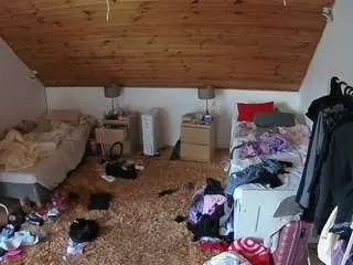 Camsoda Free Porn Cam of voyeurcam-julmodels-whitebed-3