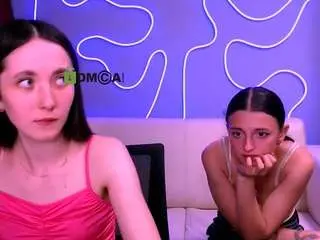 Camsoda Free Live Porn of caroline-honeyy