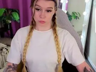 Camsoda Sex Cam of amy-davisss