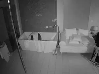 Camsoda Sex Chat of voyeurcam-casa-salsa-bathroom-3