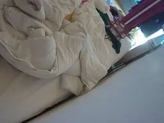 Camsoda Free Live Porn of voyeurcam-julmodels-whitebed-4